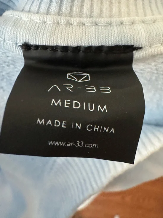 AR-33 Blue and White Tie-Dye Crewneck Sweatshirt Size Medium - Picture 4 of 6